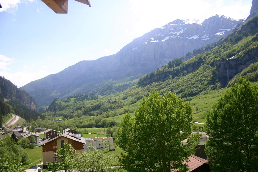 Alfa Appartements Superior Leukerbad Szoba fotó